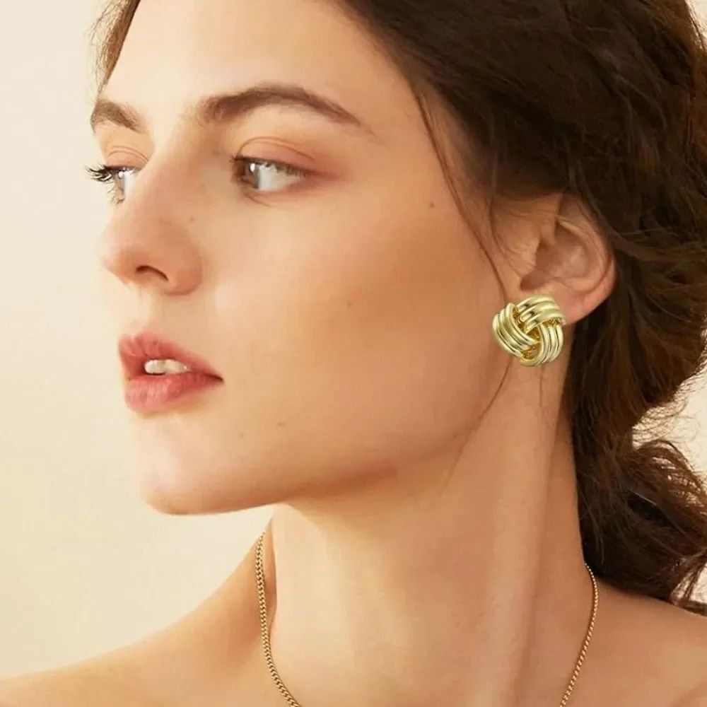 Vintage style clip-on earrings A843